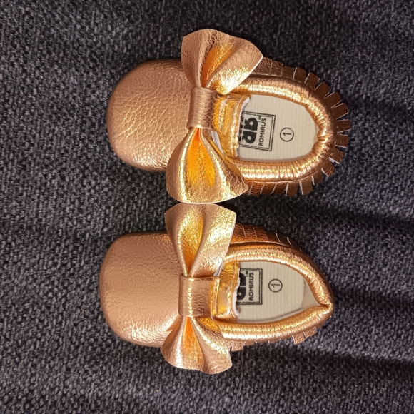 Gold Moccasins with Decorative Bow - Picture 1 of 4